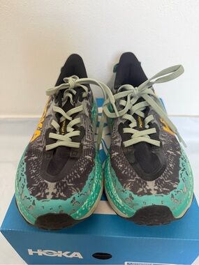 HOKA Speedgoat 6 Women’s 6.5 B Running Trail Shoes